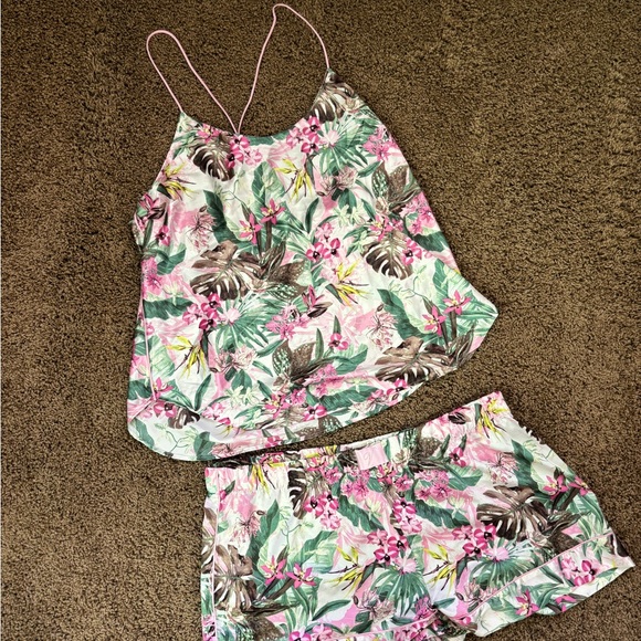VICTORIA’S SECRET🩷💚 Tropical Palm Print Cami set - Picture 2 of 12